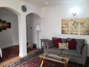  Luxurious Apartment in Kensington & Chelsea  Лондон
